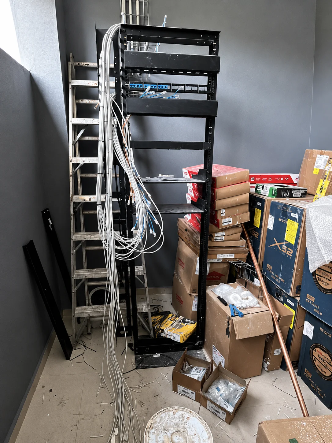 Cableado estructurado — Tendido de cableado, UDG · Sindicato